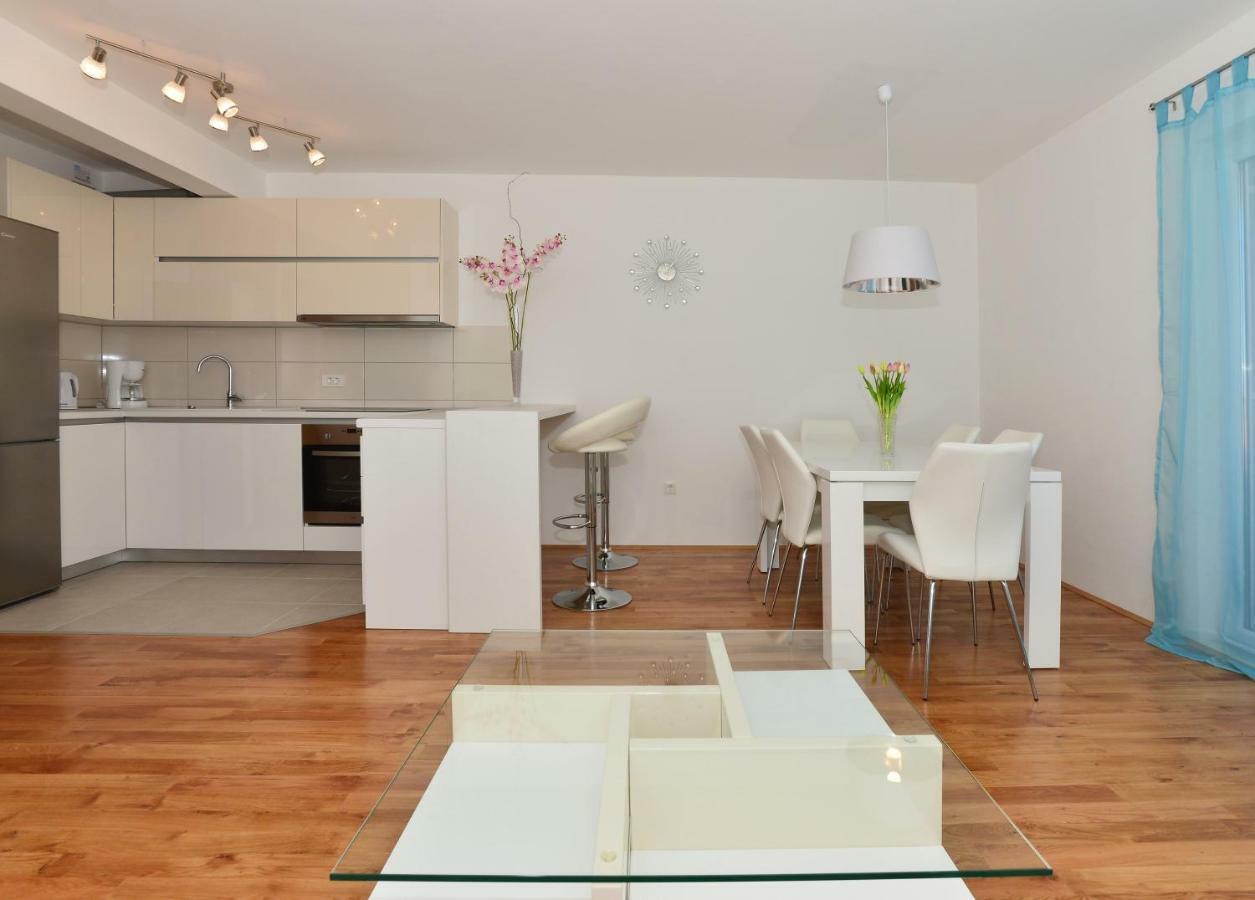 Apartman Dominik Макарска Экстерьер фото