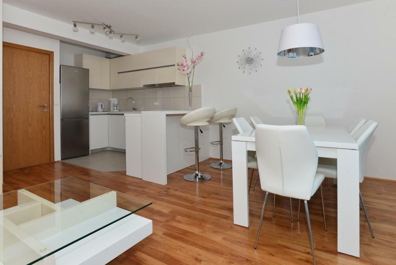 Apartman Dominik Макарска Экстерьер фото