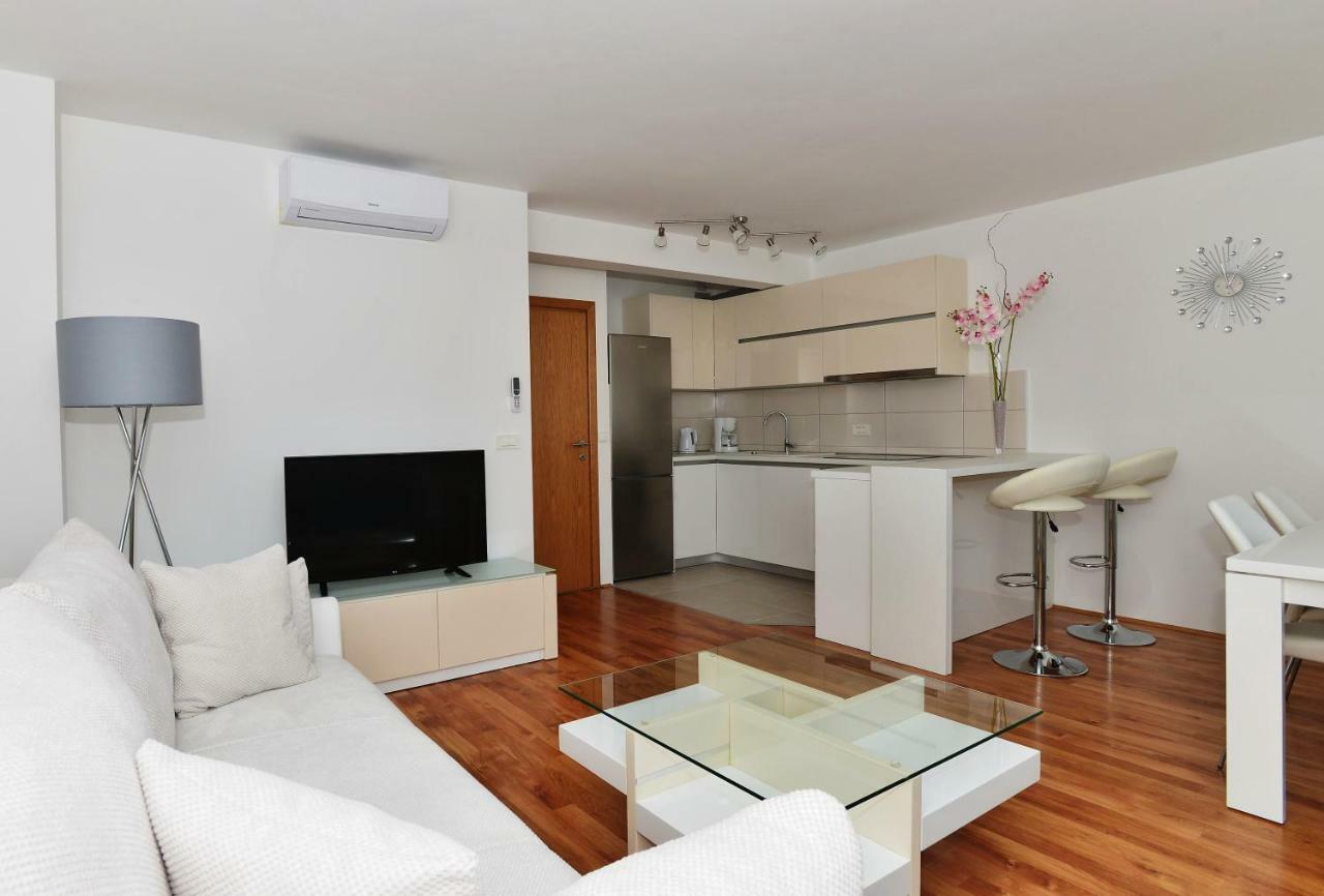 Apartman Dominik Макарска Экстерьер фото